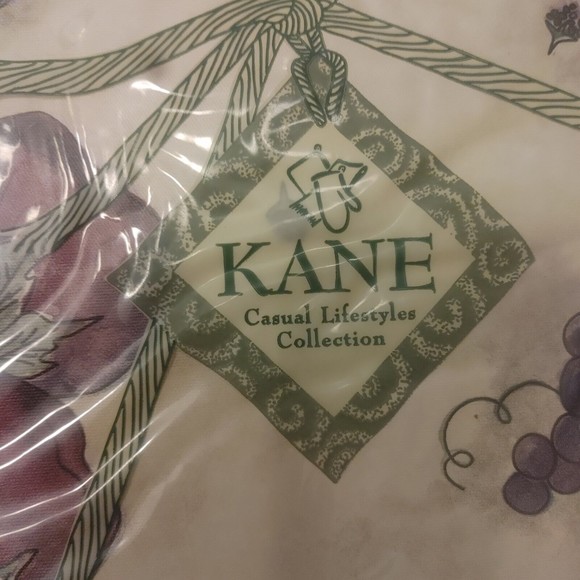 Kane Casual Lifestyles Collection Vinyl Tablecloth Round 60" Purple Fruit NEW - Picture 5 of 8